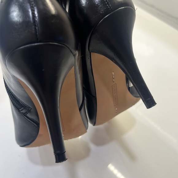 Vince Camono black heeled ankle boots - Picture 4 of 6